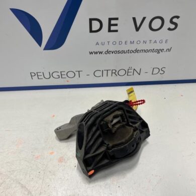 DS Automobiles DS3 Crossback 1.2 12V PureTech 155 Engine mount HNN-HN07 2018 9677258480