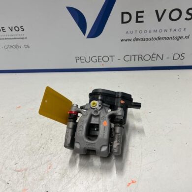 Peugeot 208 1.2 Vti 12V PureTech 100 Remklauw (Tang) links-achter HNE 2023 1672362480-1651759580