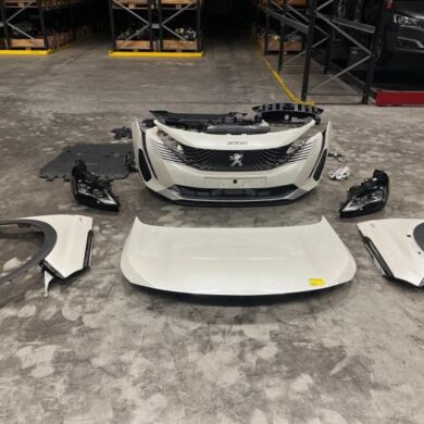 Peugeot 5008  Front end, complete 2022