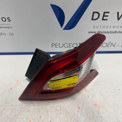 Peugeot 308 1.2 12V VTi PureTech 82 Rücklicht rechts 2014 9677817580