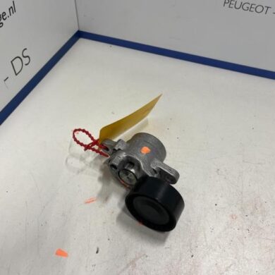 Peugeot 508  Drive belt tensioner YHZ 2021 1631627680