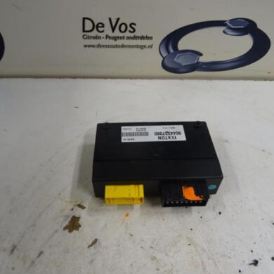 Peugeot 206 1.6 16V Convertible computer NFU 2003 8446H1