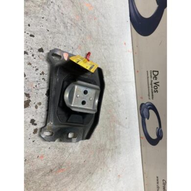 Opel Grandland X  Gearbox mount 2021 9813699680