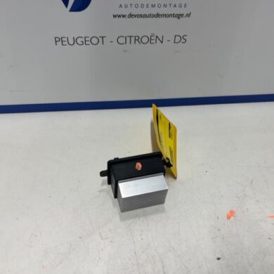 Peugeot 5008  Heater resistor 2022 9821291880