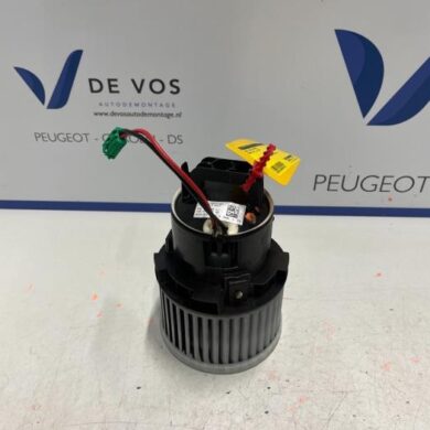 Peugeot 308 1.2 12V e-THP PureTech 110 Heating and ventilation fan motor 2018 1610497180