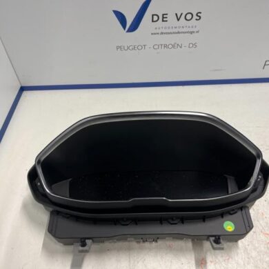 Peugeot 5008  Odometer KM 2021 9832381580-9845245180