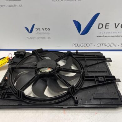 Peugeot 308 1.2 12V e-THP PureTech 130 Kühlgebläsegehäuse 2017 9806313580-9836638080