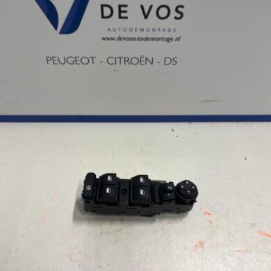 Citroen C5 Aircross  Multi-functional window switch 2022 98423402ZD