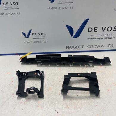 Peugeot Expert 2.0 Blue HDi 150 16V Stoßstangeträger hinten 2024 9824958380-9810216480-9810215980-9808862780