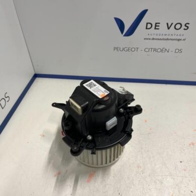 Opel Grandland X  Heating and ventilation fan motor 2023 9849717380