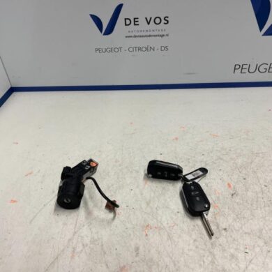 Opel Grandland X  Ignition lock + key 2023 1608682880