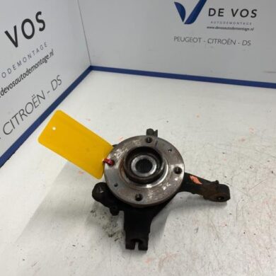 Peugeot 208 1.2 Vti 12V PureTech 100 Fusee links-voor 2021 9826878080