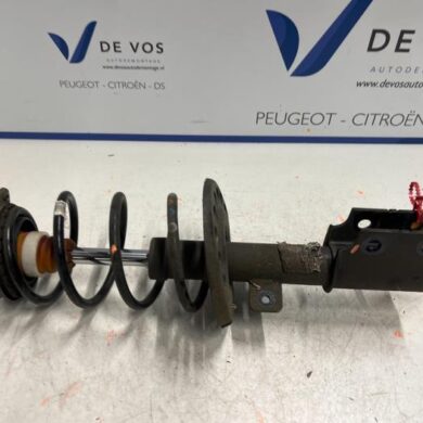 Peugeot 308 1.2 12V PureTech 130 Schokdemperpoot links-voor 2021 9844509280