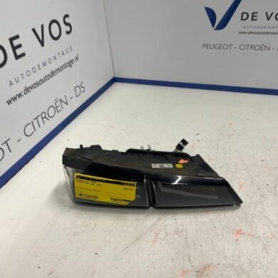 Peugeot 308 1.2 12V PureTech 130 Achterlicht links 2021 9835300480