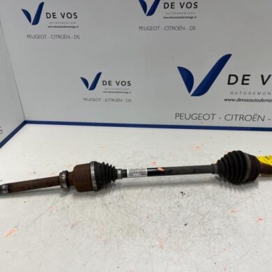 Peugeot 5008 1.2 12V e-THP PureTech 130 Aandrijfas rechts-voor HNS 2019 9819435780-1631813280 20V258