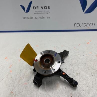 Peugeot 208 1.2 Vti 12V PureTech 75 Fusee links-voor 2023 9826780480