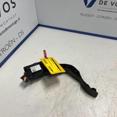 Peugeot 208 1.2 Vti 12V PureTech 75 Gaspedaal 2020 9837891880