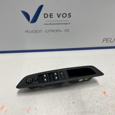 Citroen C4 1.2 PureTech 130 12V Multi-functional window switch 2021 96788264ZD
