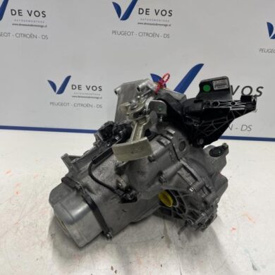 Peugeot 208 1.2 Vti 12V PureTech 75 Versnellingsbak HMH 2023 9845215880 20A730