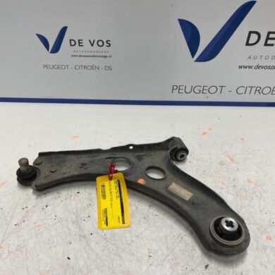 Opel Corsa 1.2 Turbo 12V 100 Draagarm links-voor 2021 9831626480