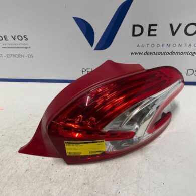 Peugeot 208 1.2 Vti 12V PureTech 82 Achterlicht rechts 2012 9672628380