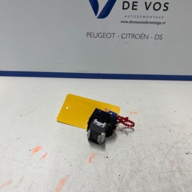 Peugeot 308 1.2 PureTech Hybrid 136 Handrem schakelaar HN09 2022 98105935VV