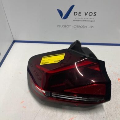 Citroen C4 1.2 PureTech 130 12V Achterlicht links 2021 9831100280