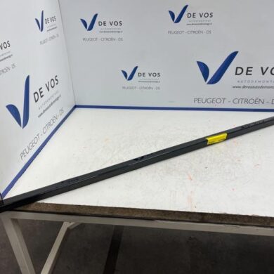 Peugeot 308 1.2 12V PureTech 130 Zijskirt links 2021 983601941T