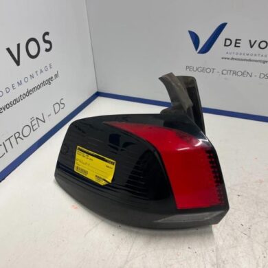 Peugeot 5008 1.2 12V e-THP PureTech 130 Achterlicht links 2019 9811028080