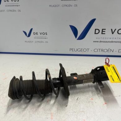 Peugeot 208 1.2 Vti 12V PureTech 100 Front shock absorber rod, right 2021 9831168980