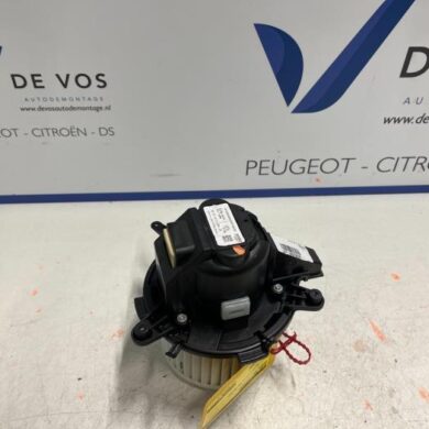 Peugeot 5008  Heizung Belüftungsmotor 2021 9821292180