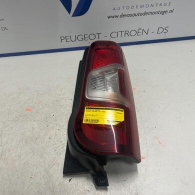 Peugeot Partner 1.5 BlueHDi 130 Taillight, right 2021 9820554880