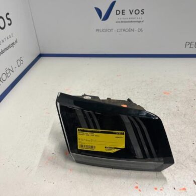 Peugeot 3008 1.2 12V PureTech Hybrid 48V Achterlicht links 2023 9836231480