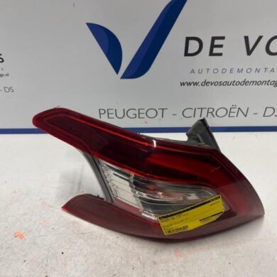Peugeot 308 1.2 12V e-THP PureTech 130 Rücklicht links 2016 9677817680