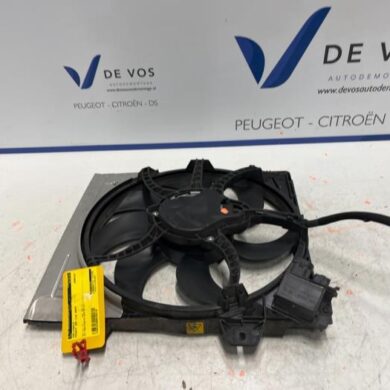 Peugeot 208 1.5 BlueHDi 100 Cooling fan housing 2020 9827752980