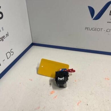 Peugeot 508 1.6 16V Hybrid 225 Handrem schakelaar 5G06 2021 98105935VV
