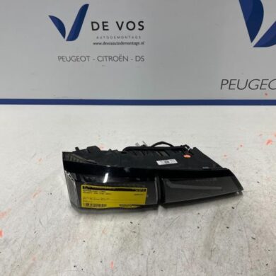 Peugeot 408 1.6 16V HYbrid 225 Achterlicht links 2023 9835300480