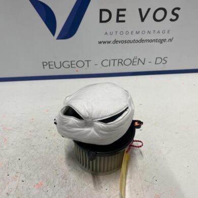 Citroen C5-X  Heating and ventilation fan motor 2021 YL01882780