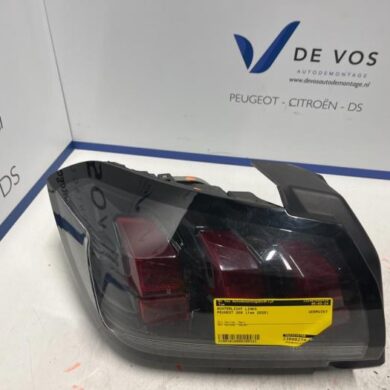Peugeot 208 1.5 BlueHDi 100 Taillight, left 2020 9823216780