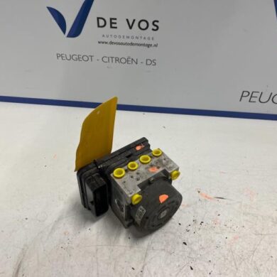 Peugeot 2008 1.2 Vti 12V PureTech 82 ABS Pomp HMZ 2017 1617387580-1634857280