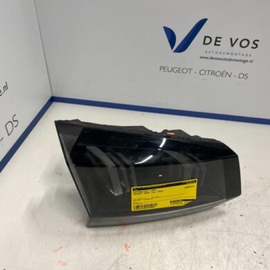 Peugeot 5008  Achterlicht links 2022 9836231880