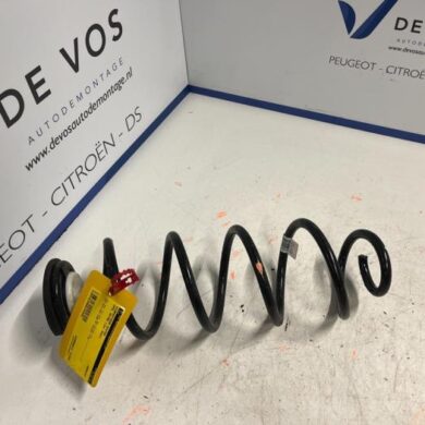 Opel Astra  Schroefveer achter 2023