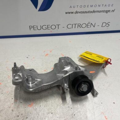 Citroen C5-X  Alternator lower bracket 5G06 2021 YL01346580