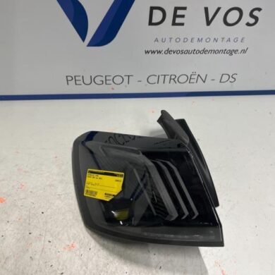 Peugeot 3008 1.2 12V PureTech Hybrid 48V Achterlicht links 2022 9836231280