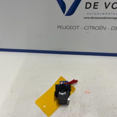 Citroen C5-X  Parking brake switch 5G06 2021 YL001124ZD