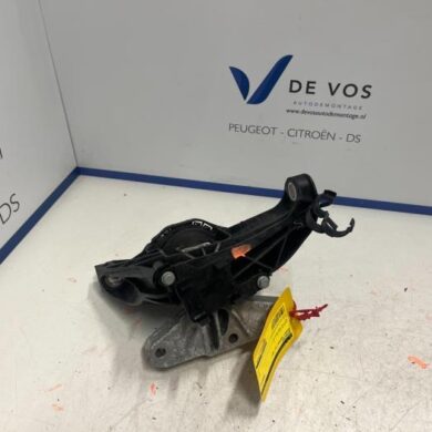 Peugeot Partner 1.5 BlueHDi 130 Engine mount YHZ 2021 9820297580