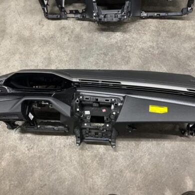 Peugeot 308 1.2 PureTech Hybrid 136 Dashboard 2022 98392742ZD