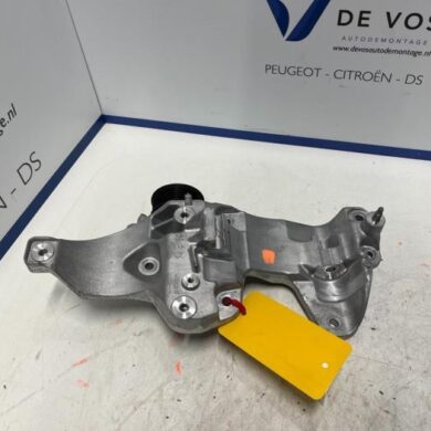 Peugeot 408 1.6 16V HYbrid 225 Dynamosteun onder 5G06 2023 9833032280