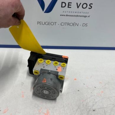 Opel Corsa 1.2 Turbo 12V 100 ABS Pomp HNE 2022 1673650280-1681013180-9846124480