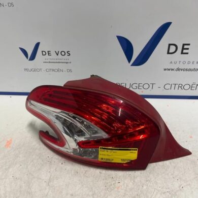 Peugeot 208 1.4 16V Achterlicht links 2012 9672628280